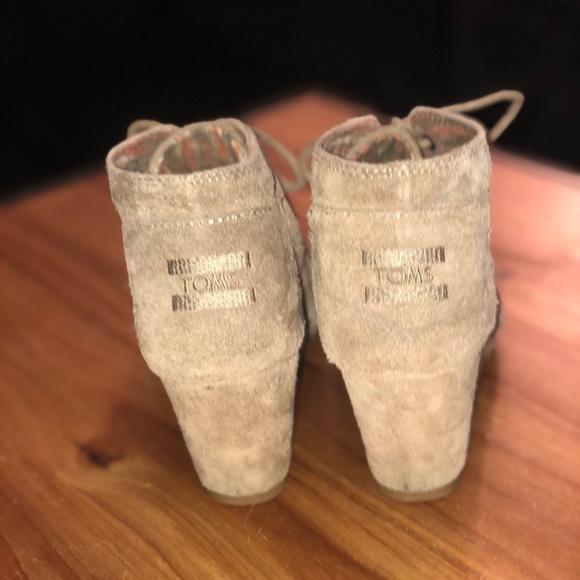 TOMS Wedges - Tan - Picture 3 of 6